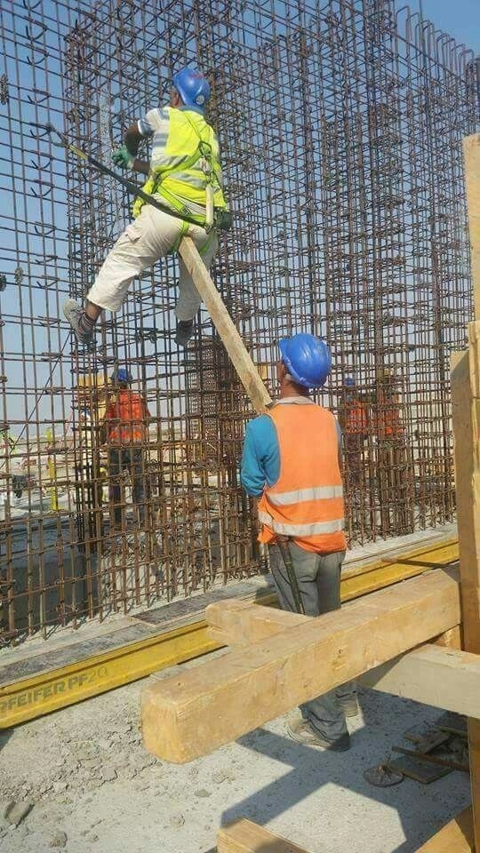 бревна приколы про стройку фото таким