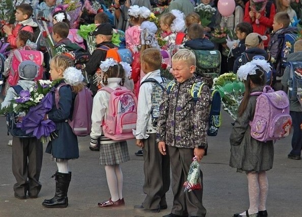 Лeто кончается.. У детей школа начинается..