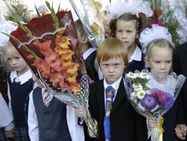 Лeто кончается.. У детей школа начинается..