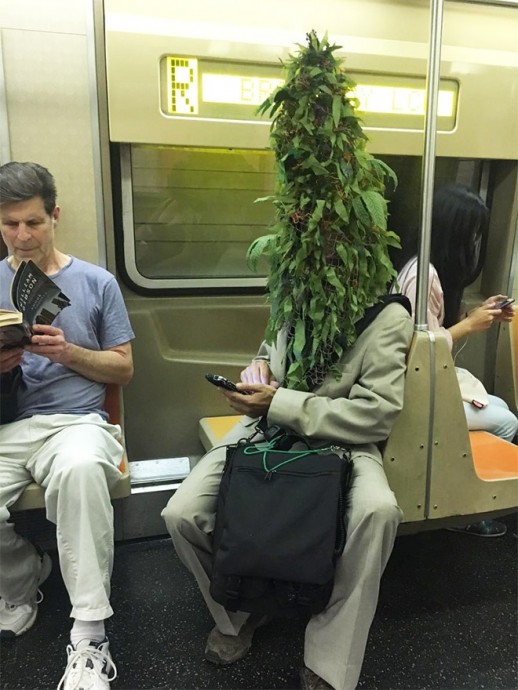 У поездок в метро бывает особая атмосфера